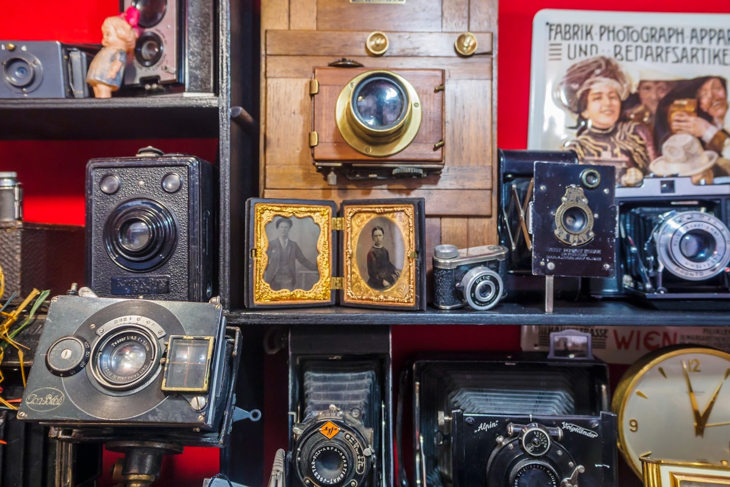 How Vintage Items Shape Our Personal Spaces